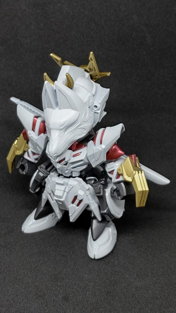 とある事情で完全変形が出来なくなった狐モードです。