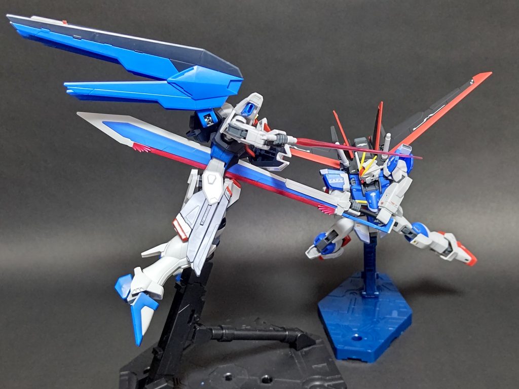 フォースインパルスとフリーダムのキットを使って例のシーンを再現。