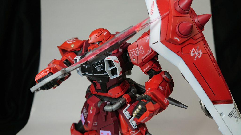 本体に付属のマーキングシールとストックのシールを貼り付けてます。