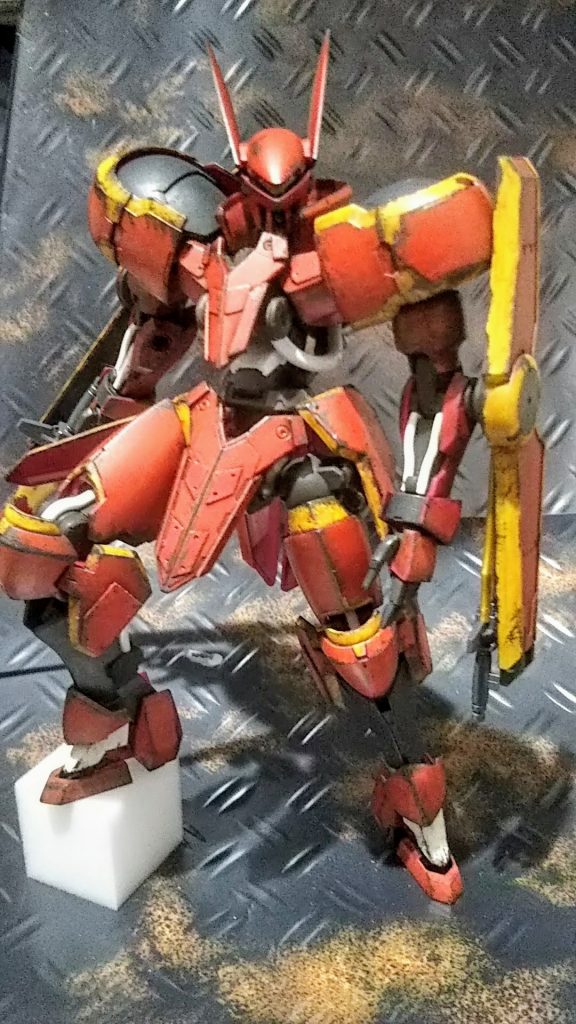 ガンダムよりフレームは、がっちりしてるのに、コックピット周りの装甲がね、貧弱だよね。