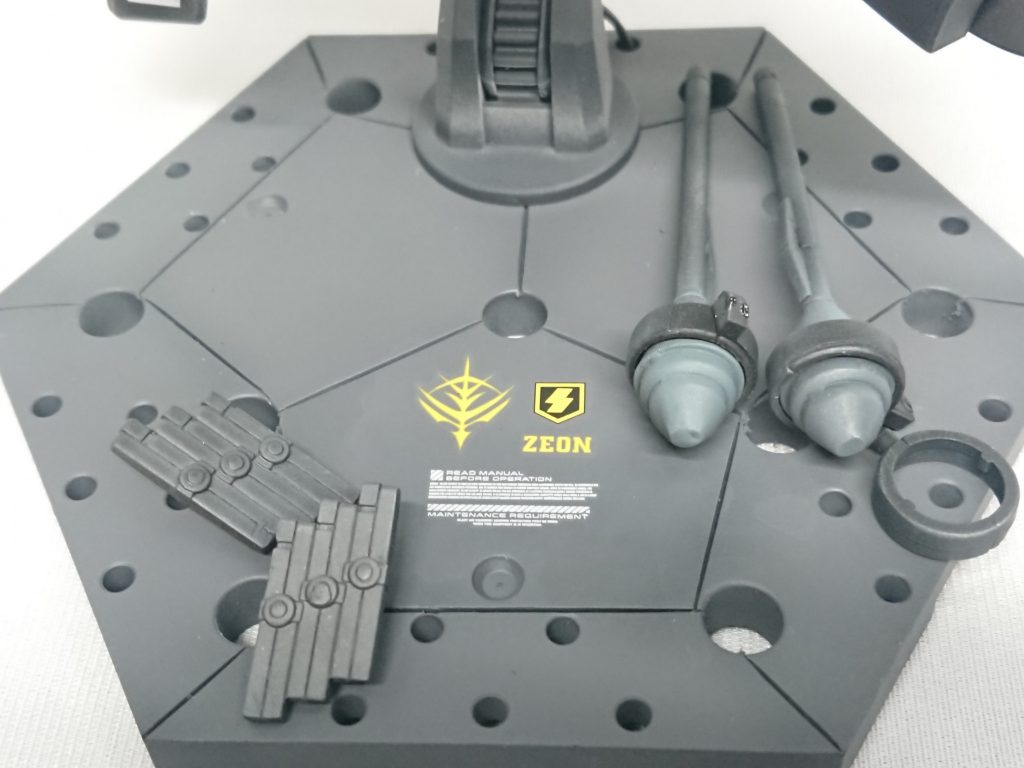 アクションベース全塗装、スジボリ追加、デカール貼り付け