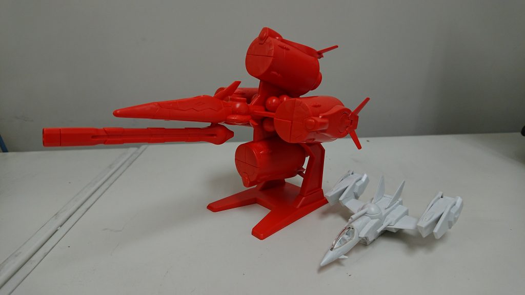 パチ組み後清々しい単色成型です