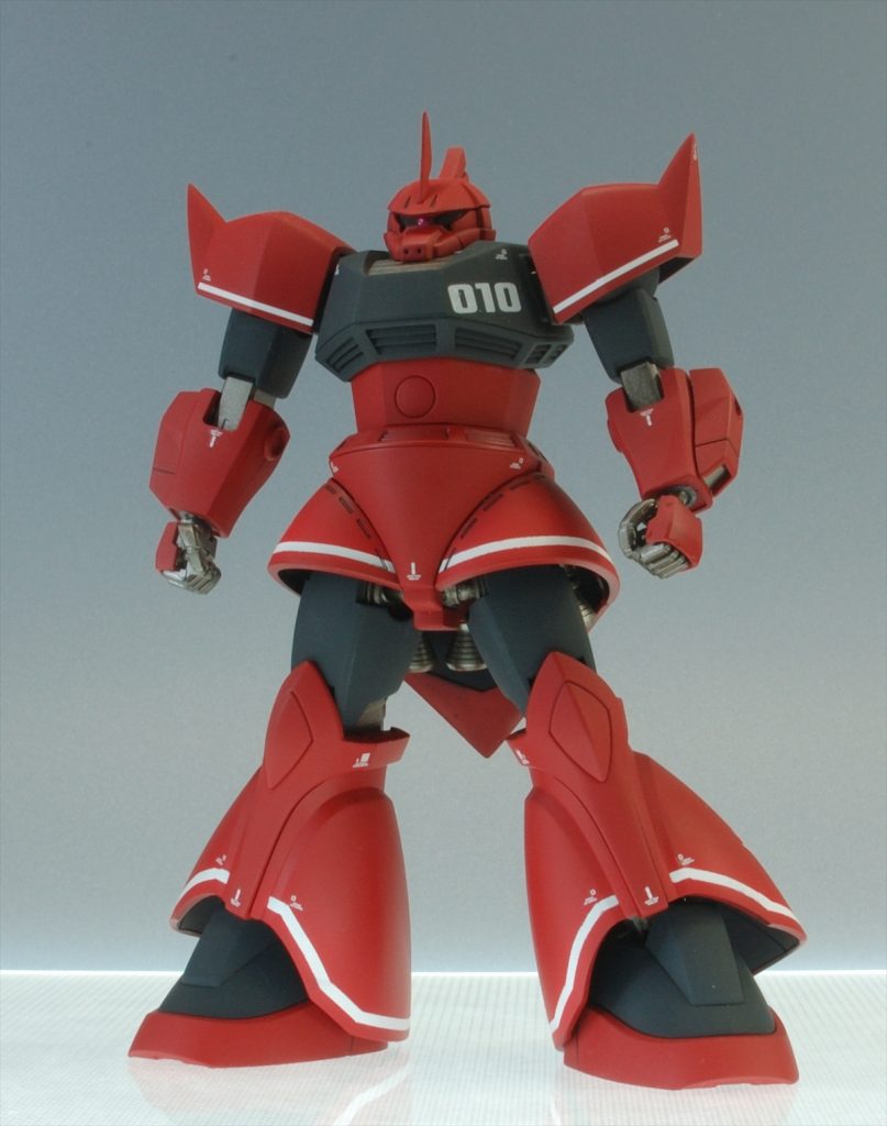 機体各所の白のラインは塗装です。