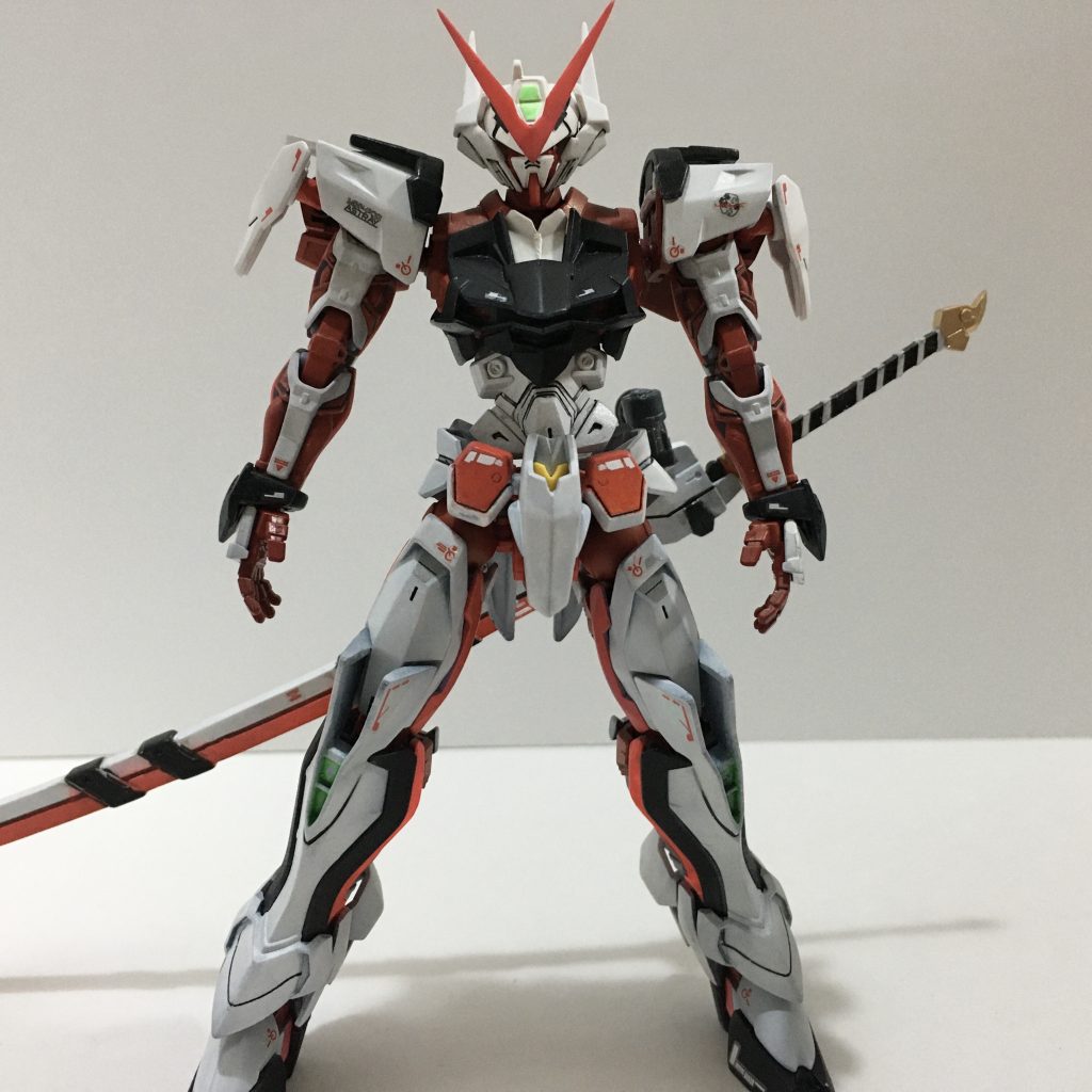 まずは正面からです。元のキットの外装パーツのつく部分を色々と加工しました。また今回はデカールにも初挑戦してみました。まだまだアラが目立ちますw