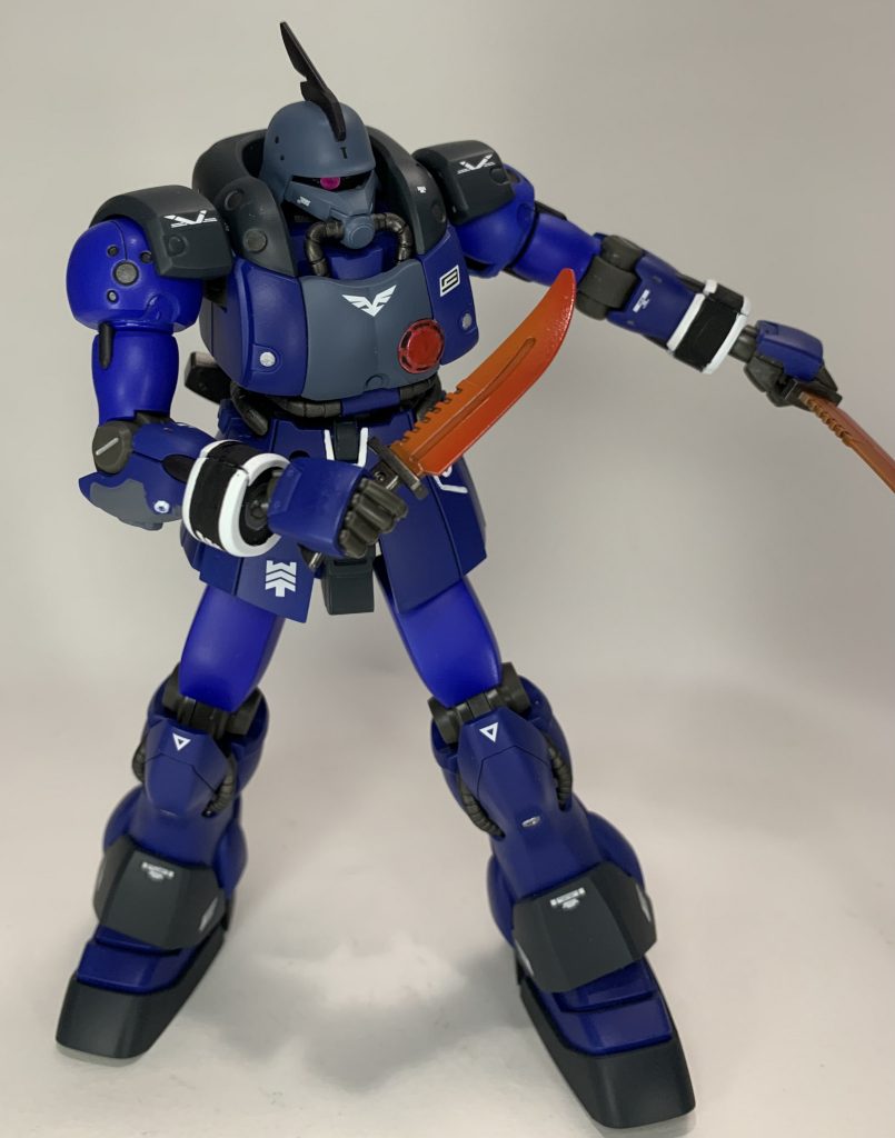 ナイフ持たせてもかっこよくて元の機体が優秀すぎ!ナイフはグラデーション塗装でヒートナイフ?みたいにしました。