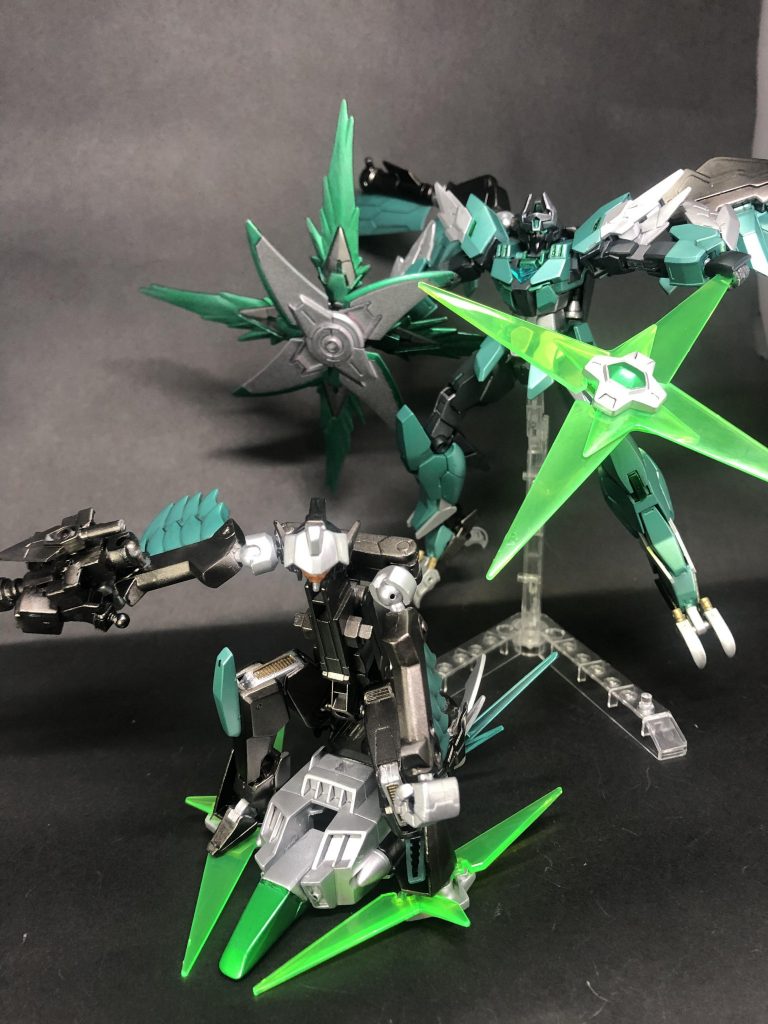 防御が堅い敵との戦闘時。イブキ「エネルギー刃に実体刃にビーム刃…どれだけ鉄壁だろうが、どれか一つは効くはずだ!行くぞ、ハンゾウ!」ハンゾウ「ホホウ、やる気十分!なんとかなるさ、全部当ててやれホゥ!」