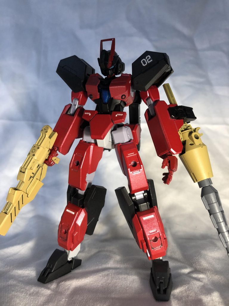 スペックガンダムにエフリートアーマーを装着した状態。名前が長いため、専らエフリートと呼ばれる。地上での接近戦を主体に戦闘を行う。