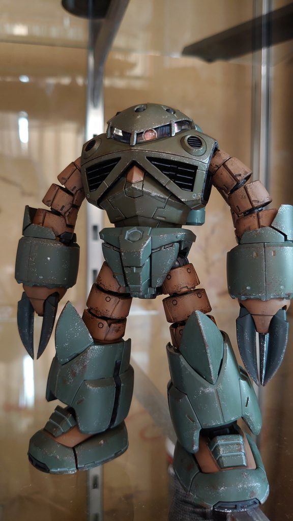 腕に白いラインを入れるの忘れました。爪を削って先端を尖らせてウェザリングしてチッピングで終わりです。