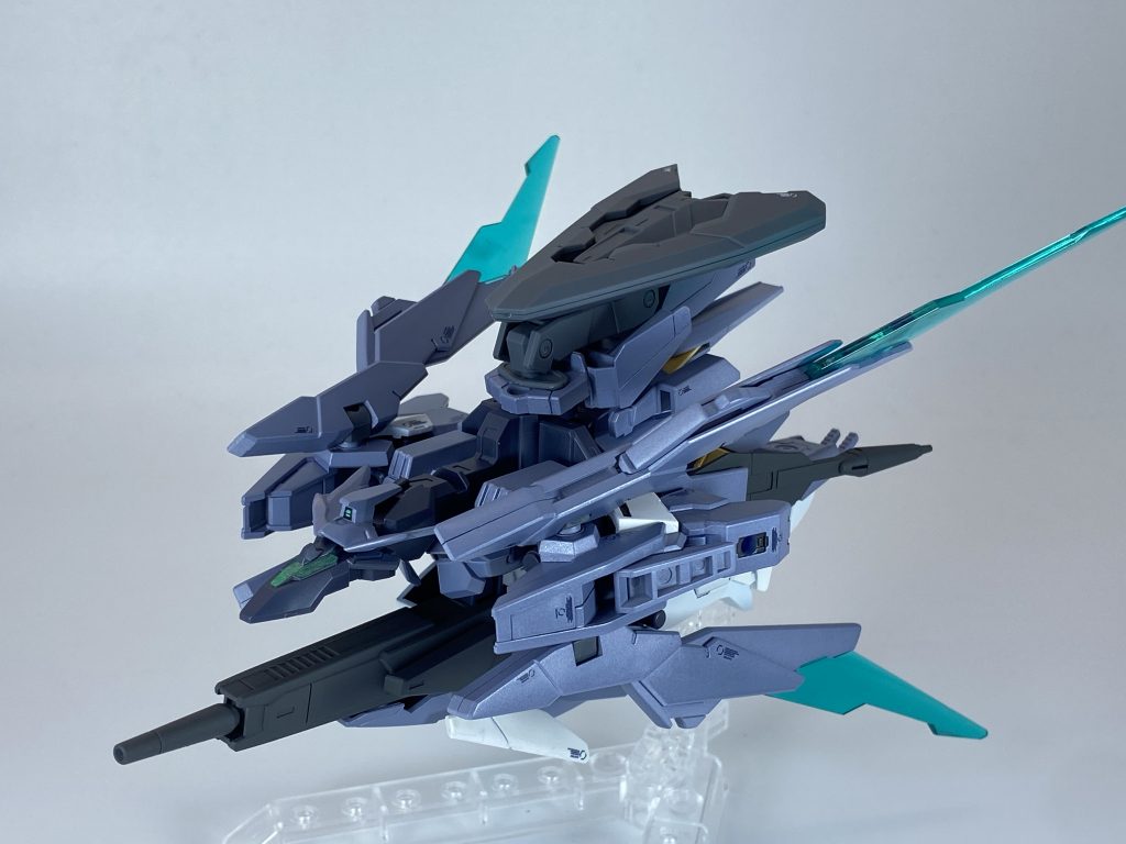 マグナムアーマーガンダムAGE-CORE専用のアーマー。ヒロトがAGE-2マグナムを徹底的に研究し、その能力を再現した、アーマーであるガンダムAGE-COREとともにキョウヤに贈られた。