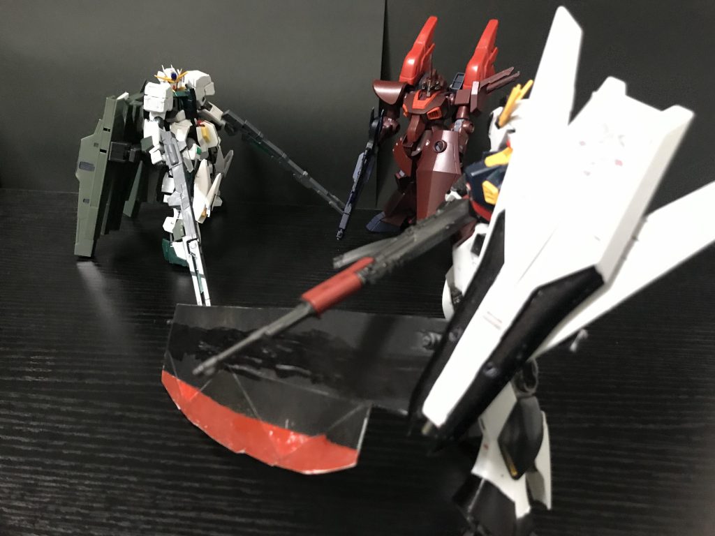 サバーニァー「うぉ！びっくりしたな！」ディジェ「誰ですか？」νs「あ、νsガンダムと申します」