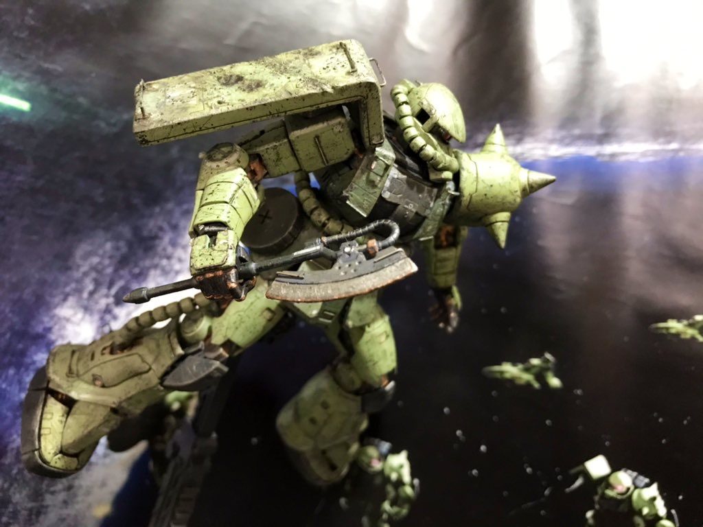 肩アーマーの所にはホッチキス芯