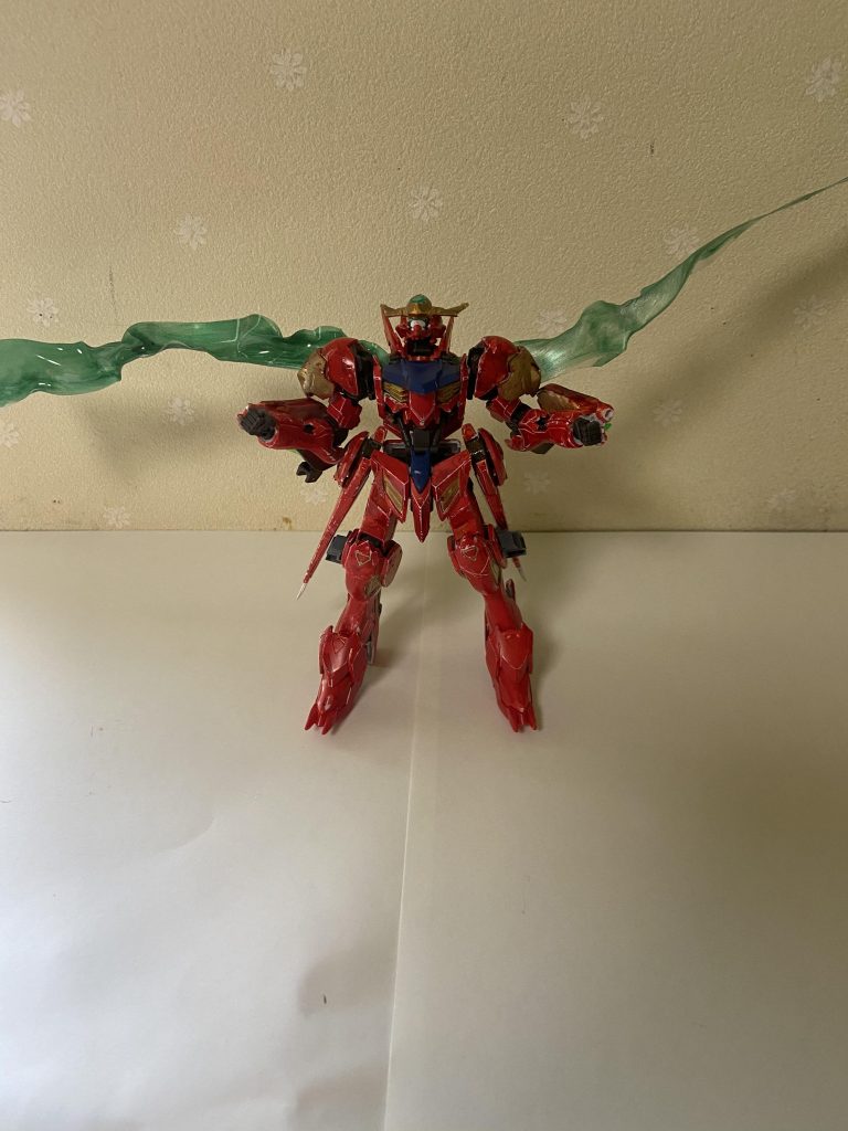 トランザムオーバーロード、以前起こったオーバーロードをトランザムの粒子を全面開放する機能を逆手にとってコントロール可能にしたモード、発動時には背中に粒子の翼のようなものができる、しかし粒子の生産と放出を同時に行うことから太陽炉の負担が大きく発動時間は5分と短い。