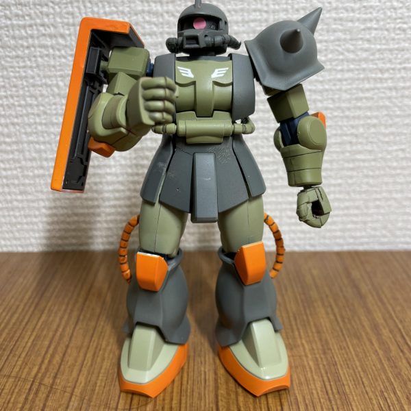 2作目はザクです。