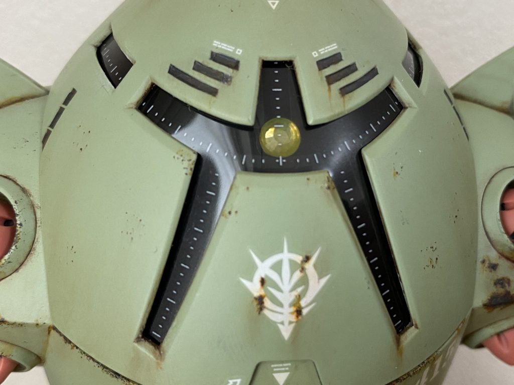 モノアイは100均　ネイルアクセサリーに交換。クリアイエローを少し塗ってます。本当はカバーも外したかったけど、まぁ水中活動がメインだから。