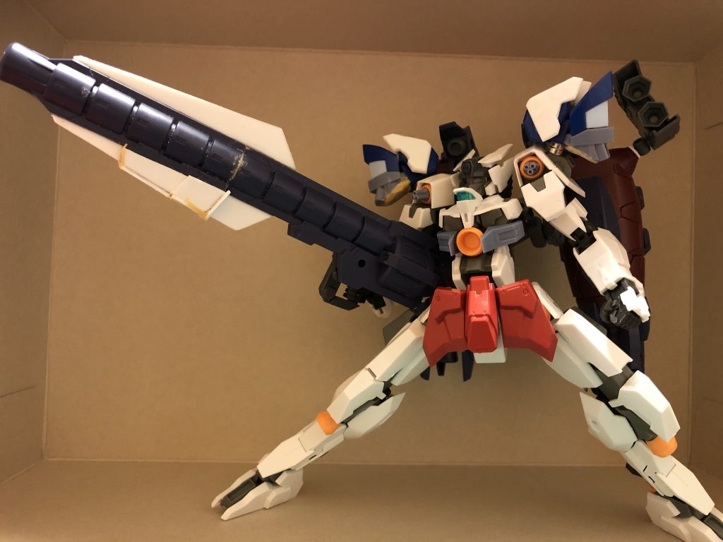 ただえさえ背中重いのに武器も大きいのあってポーズ撮るのは大変ですね