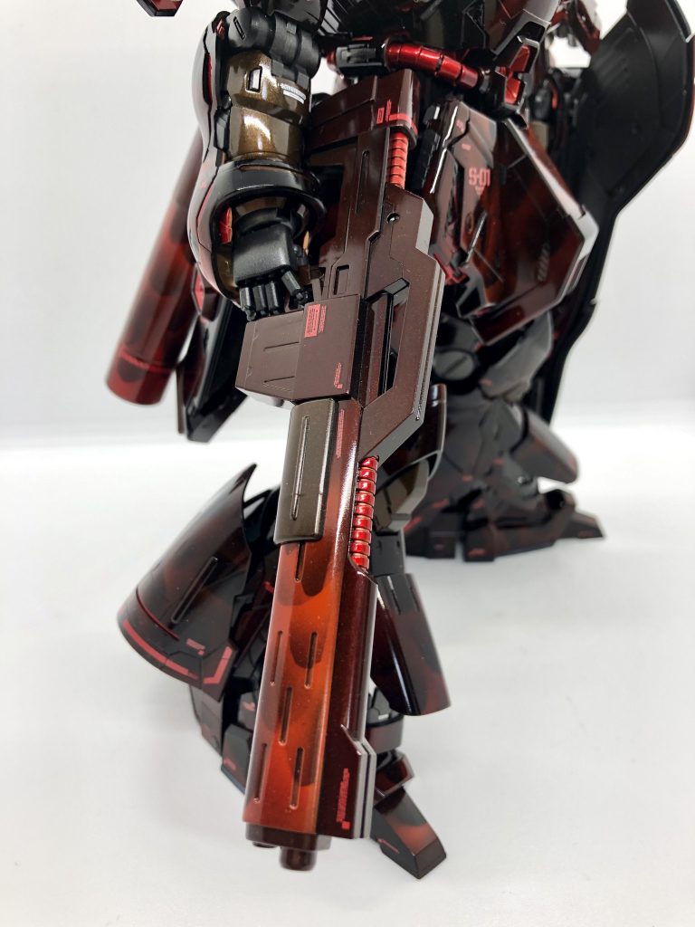 武器も赤で塗る潔さ