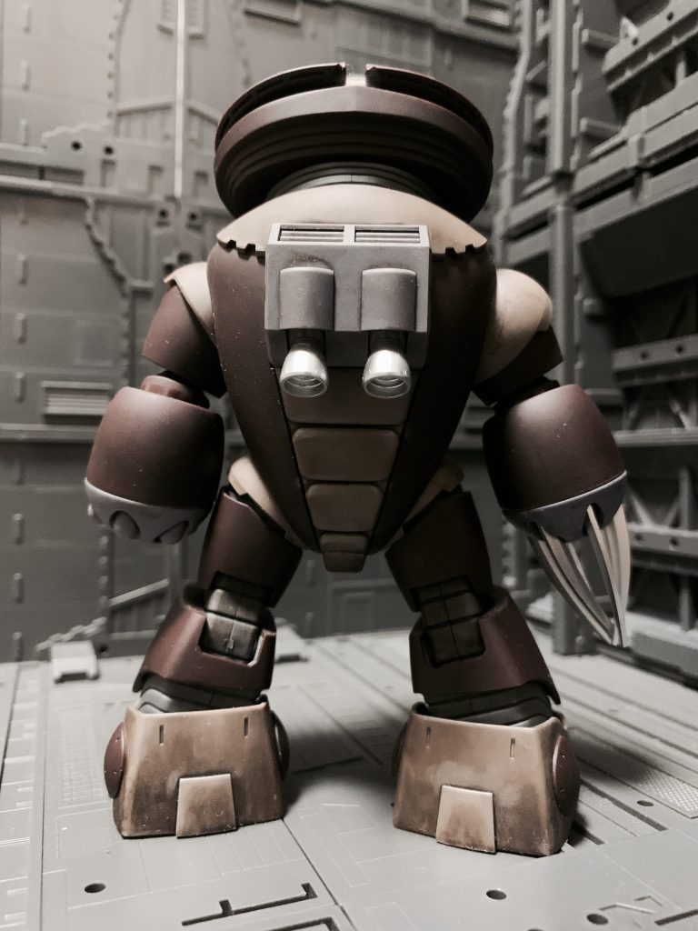 バックショット。バーニアノズルはシルバーで塗装しています。