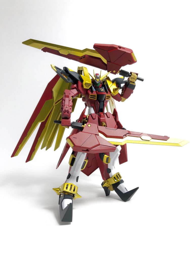 ◆ゴルトフリューゲル◆ウイングバインダーの間に仕込んである長剣。