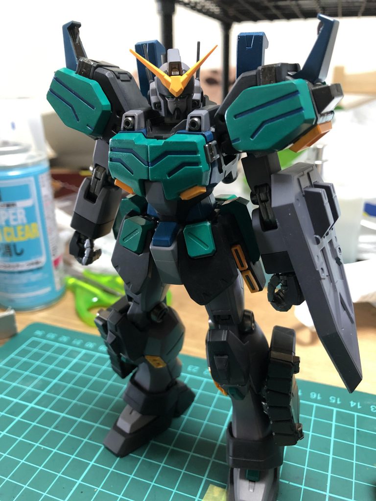 トップコート、デカール貼り付け実施前。今見ると情報量が乏しくぼんやりしていますが、塗装を本格的にしましたので組み上げた時の感動は忘れられませんでした。