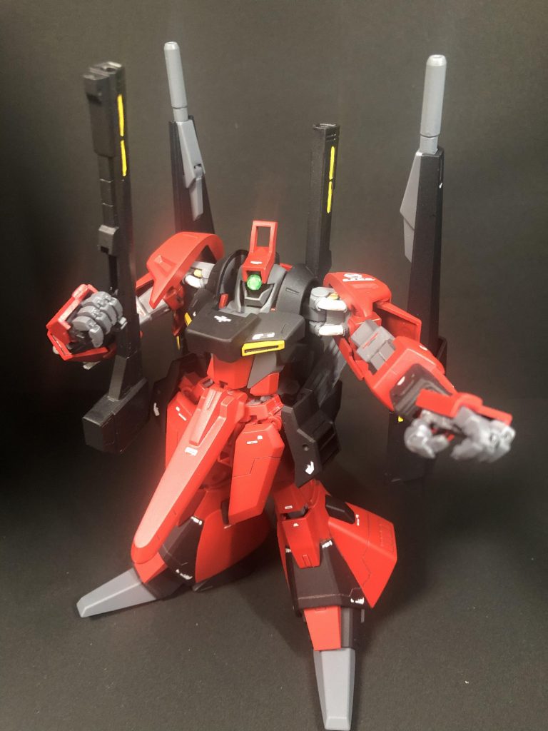 手は1／100のエモーションマニュピレータを使用しています。ギャプランが大型なのでさほど違和感ないです。細い仕草が出来て雰囲気良いですね。