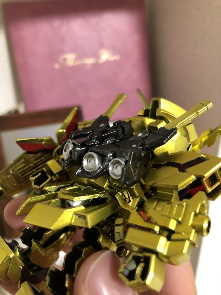 フォーアーティストマーカーで塗り分けたのですが、綺麗にふきとれませんですた。。。エナメル溶剤で拭きとっても、銀の残り香がまわりのパーツに付着して苦戦。どうすれば綺麗になるかわかる方教えてください