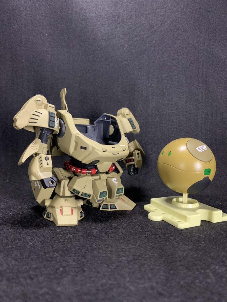 乗り込もうとしているハロ。(じーーーーっ)