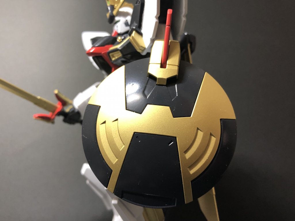 サークルシールドも綺麗に塗れました。奇跡。