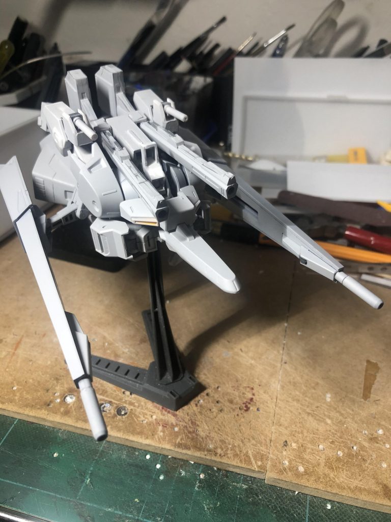 サフ状態の飛行形態です。武器が全て前面向いたのは偶然ながら良かったです。