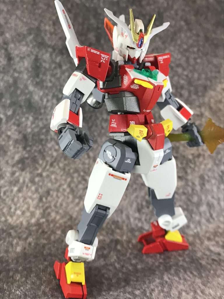 コアブレイズガンダム。ブレイズガンダムの能力を継ぎ、プラネッツシステムで、状況に応じた戦闘を可能にした。ヒロトのコアガンダムを参考に製作されたため、プラネッツシステムも利用可能となっている。