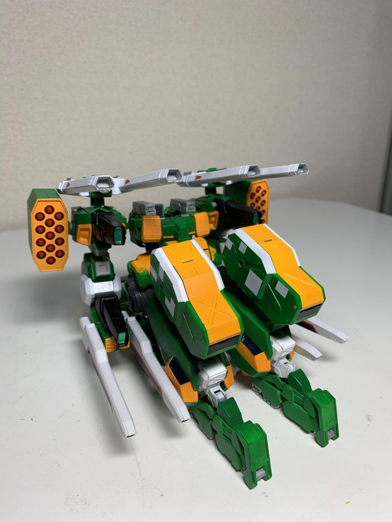 先述したサポートメカ、「ヴィートルータンク」無限軌道により走破能力は高いが空戦能力は無し。シュタイン・コアガンダムからの司令にて移動、砲撃を行うがある程度の自律行動も可能。