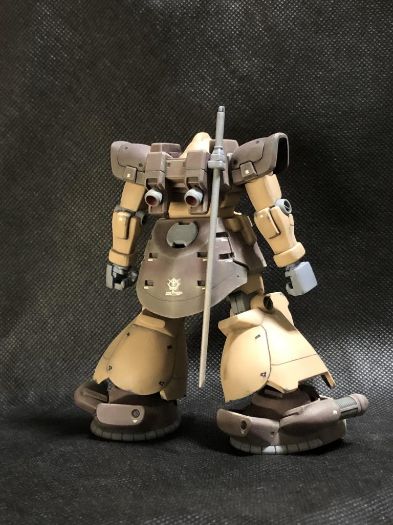 成形色＋部分塗装＋ウェザリングで作成してます。武器なしはこんな感じです。