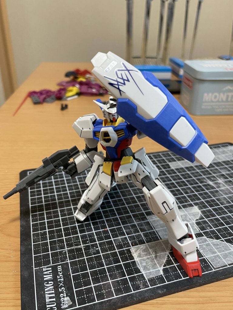 新しいシールドは強度が見直されてるんだ！簡単にやられるもんかっ！接地感もいいのがAGEシリーズの見どころかなと思います。(^^)b!