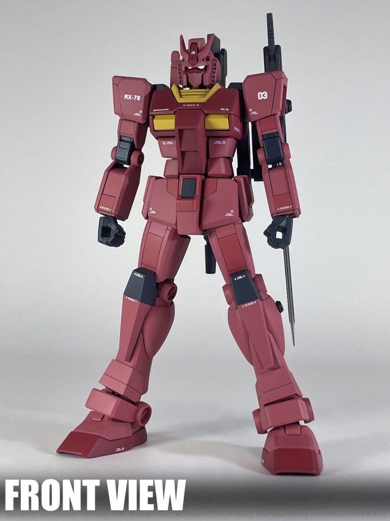 「RX-78-X03 紅ガンダム」は増加装甲を装備していないキャストオフ状態です。機体名称はHGBCシリーズの「紅ウェポン」を装備している事と、紅い機体色に由来します。実体剣を備えた¨軽量な近接格闘機体¨と設定しています。