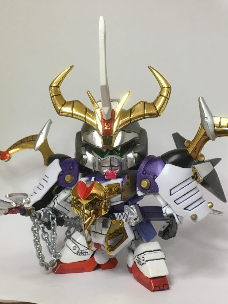 山の鎧装着。わかりにくいですが、バックパックに山の鎧肩パーツが付いています。兜が目深のため撮影に苦労しました。