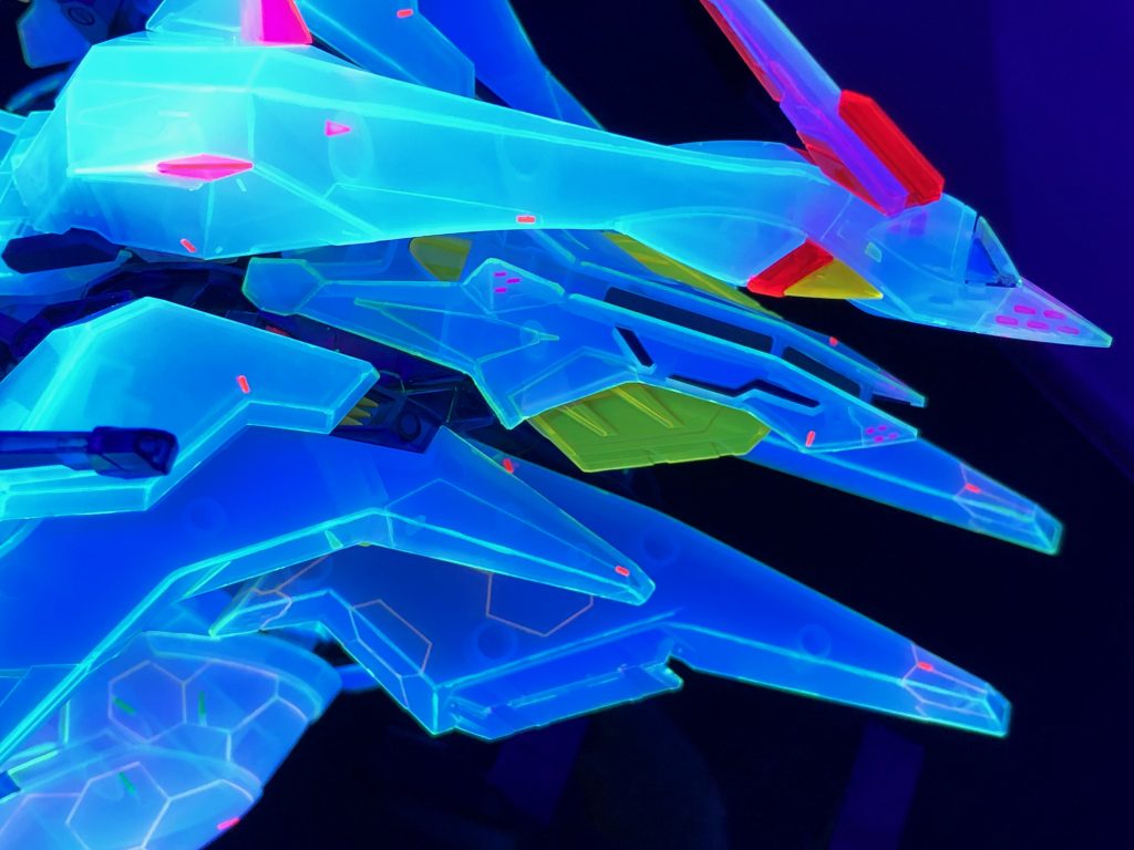 特にこの先端部、複数の層が重なる感じが素晴らしいです! エッジのライニング、頑張ってよかったなと思いました。