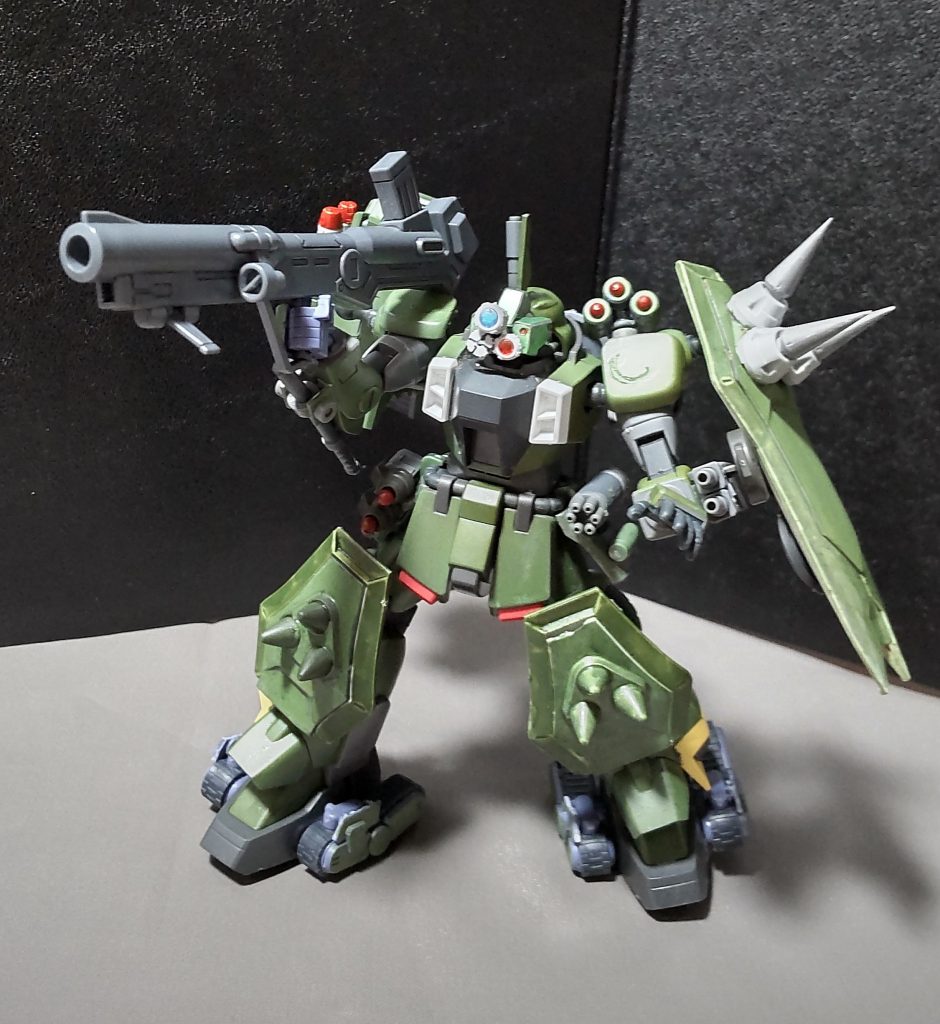 オプション装備として、ザクウォーリアのビーム突撃銃やドムトルーパーのギガランチャーなども運用できます。