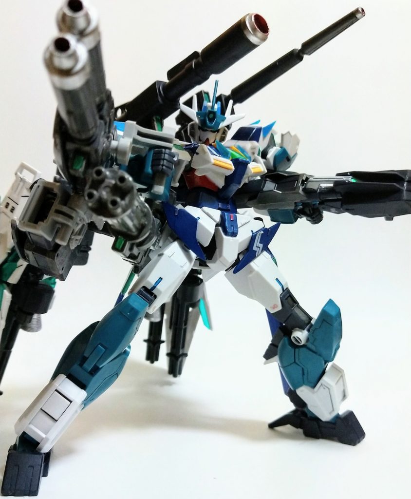 ·フレームガンランチャーヘビーガンダムの武装を参考にした兵装。ミサイル、ガトリングのみでなく、2連ビームライフルを装備させました。