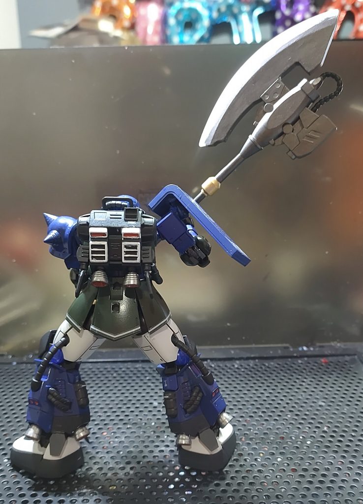 部分塗装がはみ出してます。