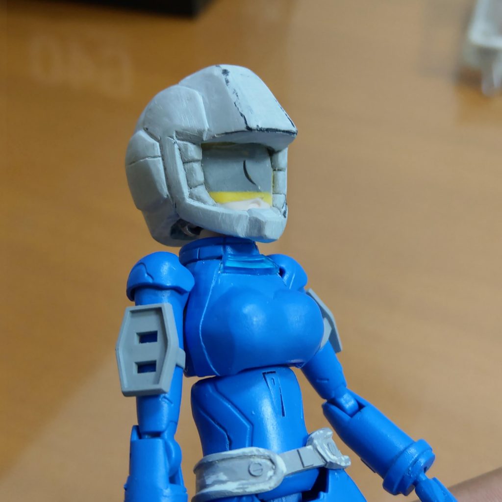 ヘルメットはフリーハンドで作ったけどちょうどよい大きさになったね。