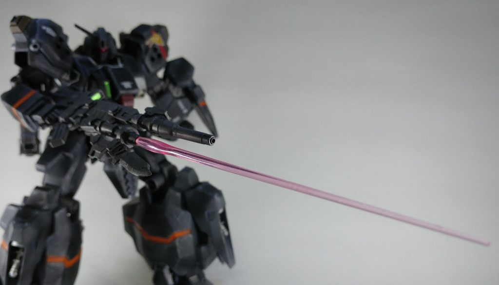 ライフルの先端にはビームサーベルを付けれます。