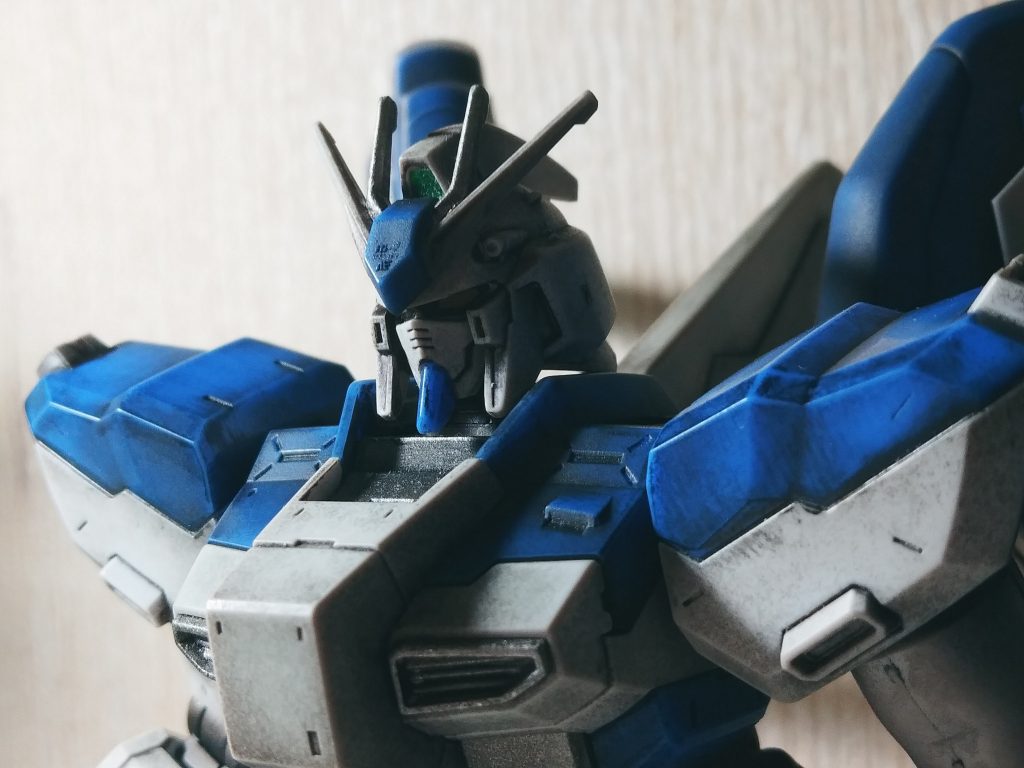 陰影でのワンショット。何度も言ってしまいますが、この青と白、好きです。