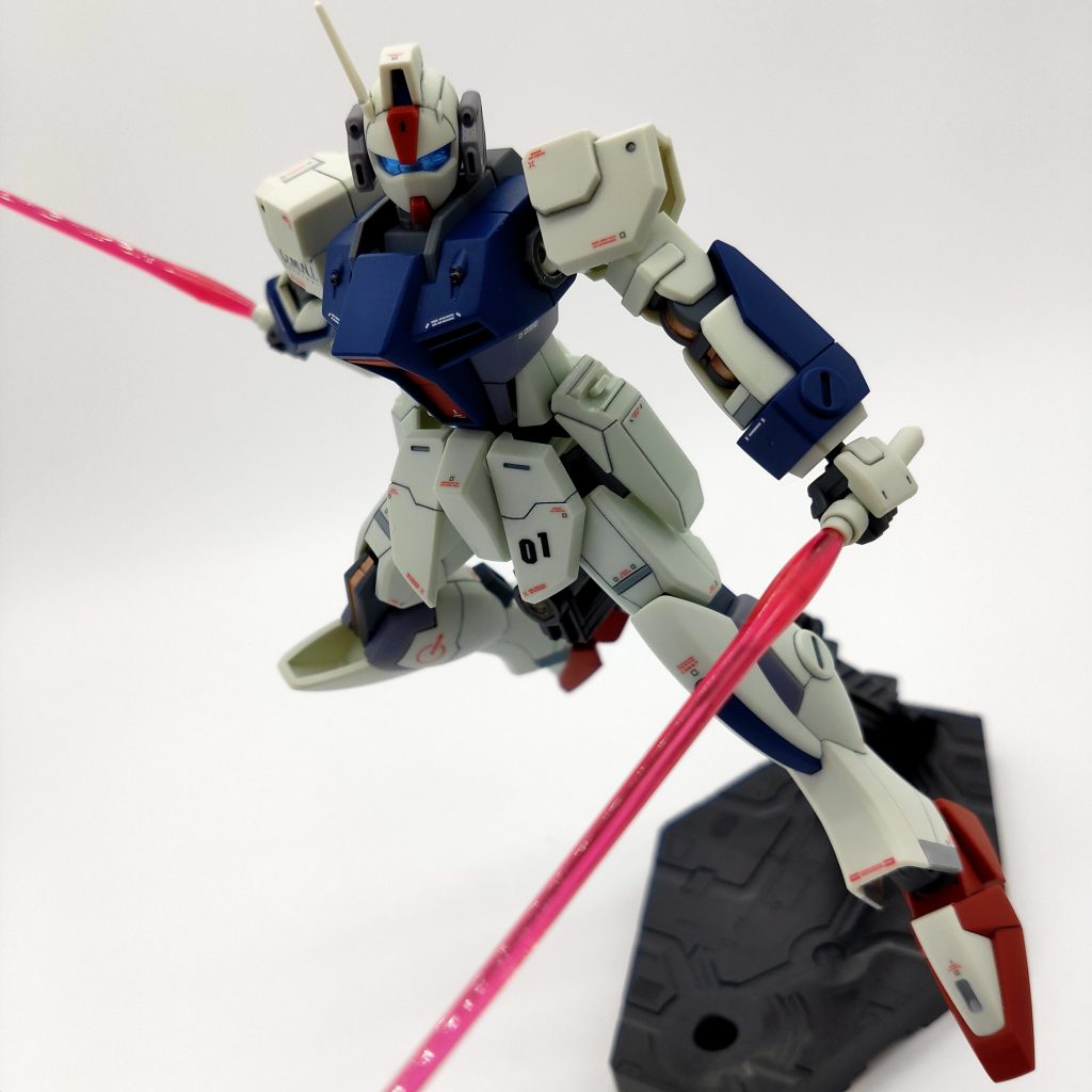 劇中ではなかった二刀流ポージング。脳内ストーリーが膨らみます。