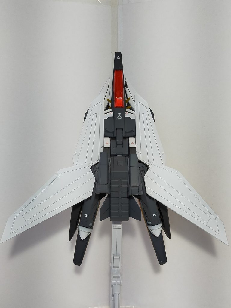 可変翼機になっています。翼のポジションは結構稼働できます。