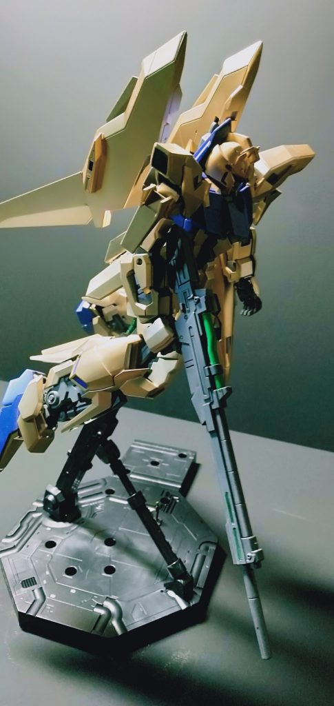 使用塗料本体　ゴールドとメタルゴールド内部メカ　ジャーマングレーとメタリックグレイ青い部分ブルーバイオレット 