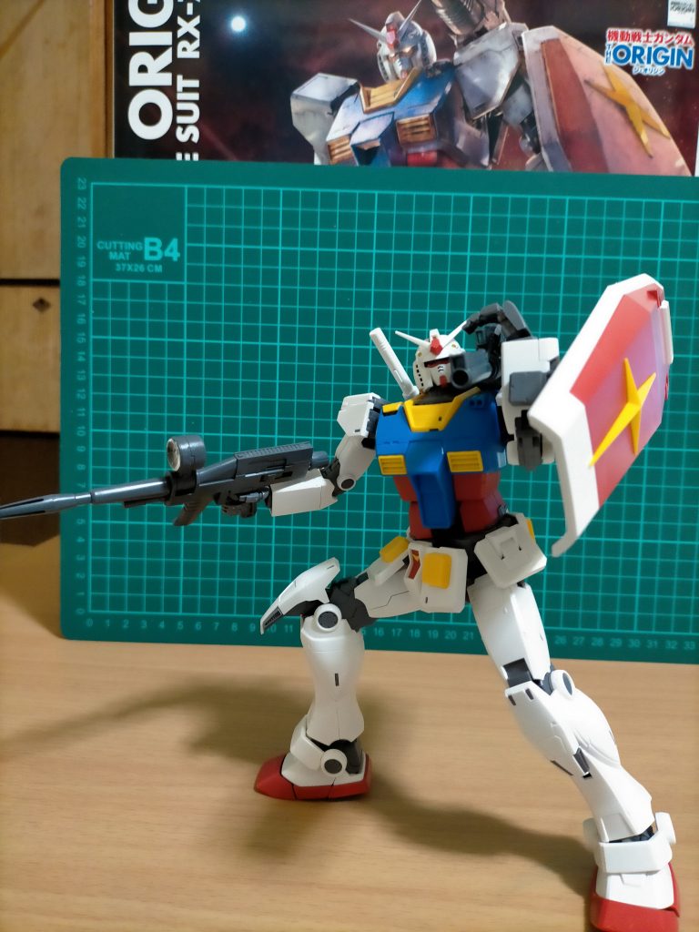 ショルダー・キャノン:高機動タイプのバックパックとセットで運用されるキャノン砲。使用の際にはバックパックを換装して装備するが、通常のバックパックにも装備は可能。