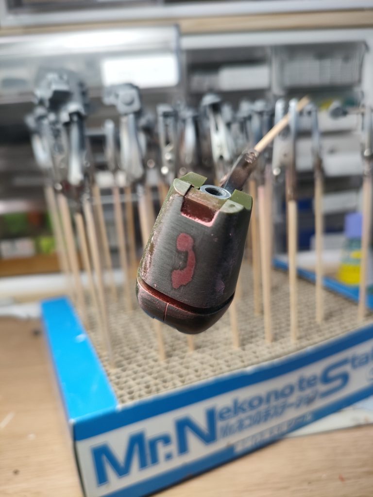 与太話ですが、ステサフ代わりにガンダムマーカーエアブラシを吹いてみたら、意外と良かったです。溶剤ドボンで一発で落ちますし。