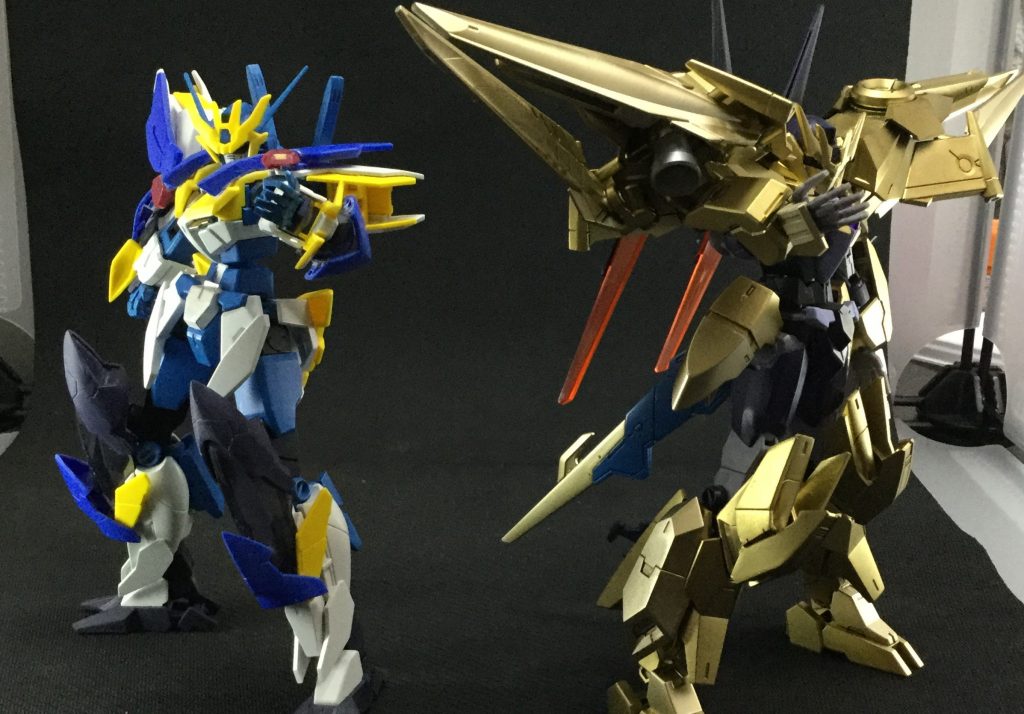 プラネットシステムを利用してるので他のアーマーへの換装も可能です。右側はマルスコアに装着させてみました。 