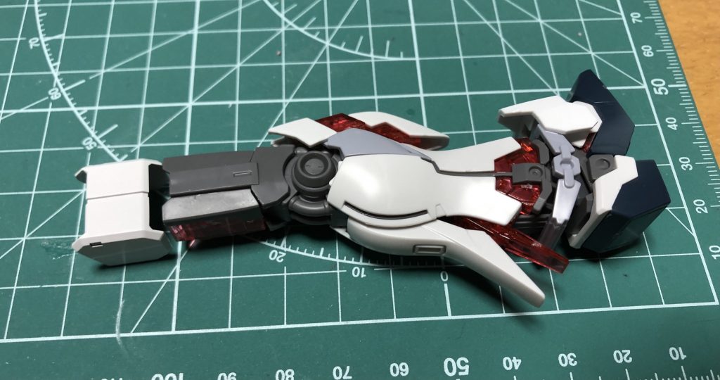 太ももが寂しかったので、なんか余っていたPGストライクの余剰パーツを被せました。驚くほどにピッタリ。これがユニバーサル規格……(*違います)