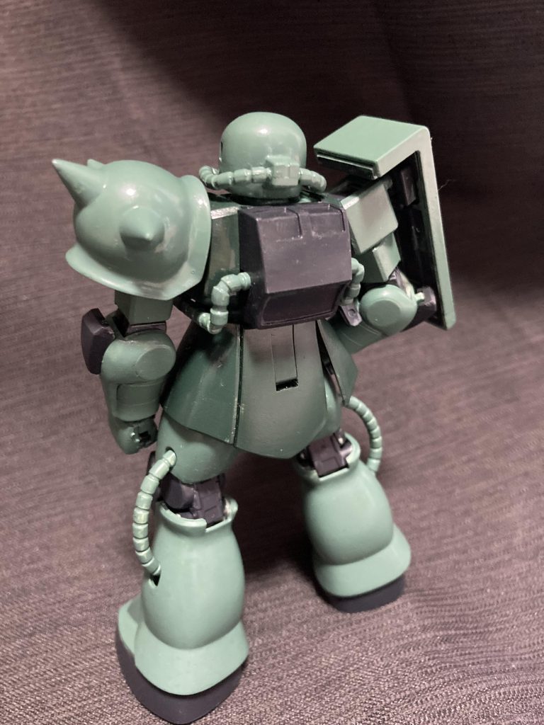 リア。合わせ目加工だけはうまくいきました。塗装は今後も要練習。