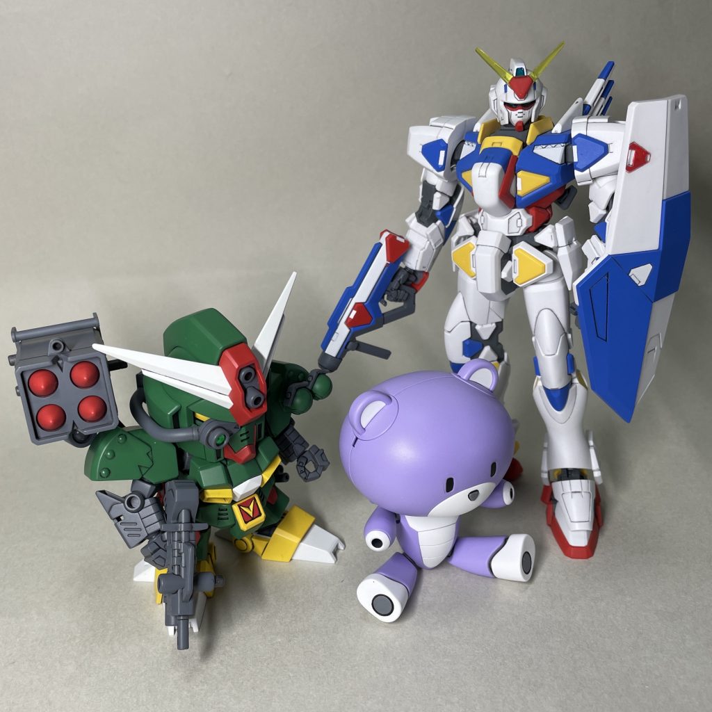 プチッガイとビギニングガンダム レイジ機も加え、「ガンダムビルドファイターズトライ アイランドウォーズ」の終わりのころのカットをイメージして並べてみました。